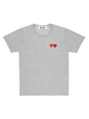 Play Women's Red Double Heart Wappen Short Sleeve T-Shirt P1 T225 3 Gray - COMME DES GARCONS - BALAAN 1