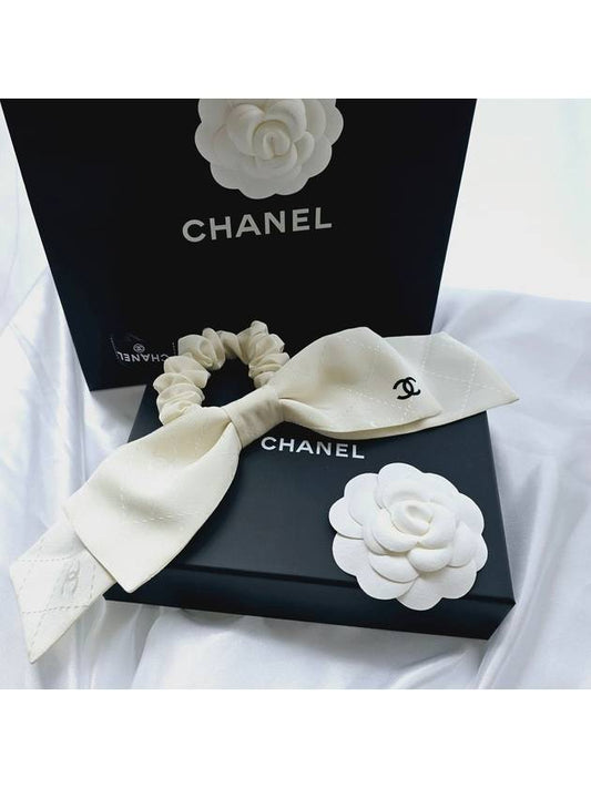 CC logo ribbon hair scrunchie silk scrunch tripe band tie white ivory AAA374 - CHANEL - BALAAN 1