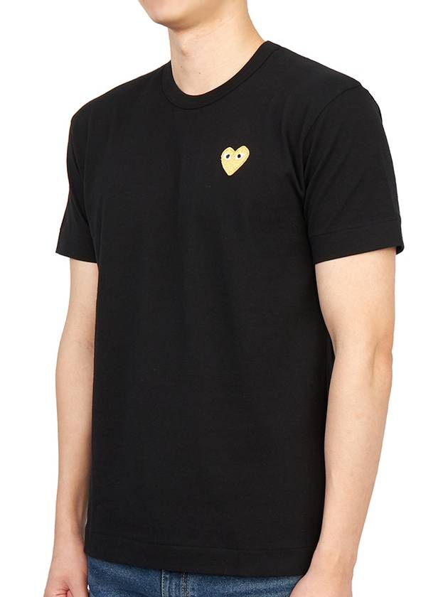 Comme des Gar ons Goldwappen Men s Short Sleeve T Shirt AZ T216 051 1 - COMME DES GARCONS PLAY - BALAAN 2