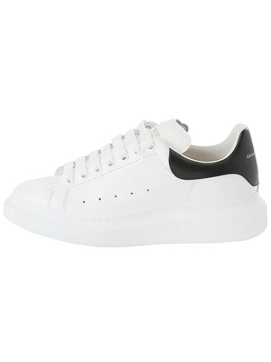 Oversized Leather Tab Low Top Sneakers White - ALEXANDER MCQUEEN - BALAAN 2