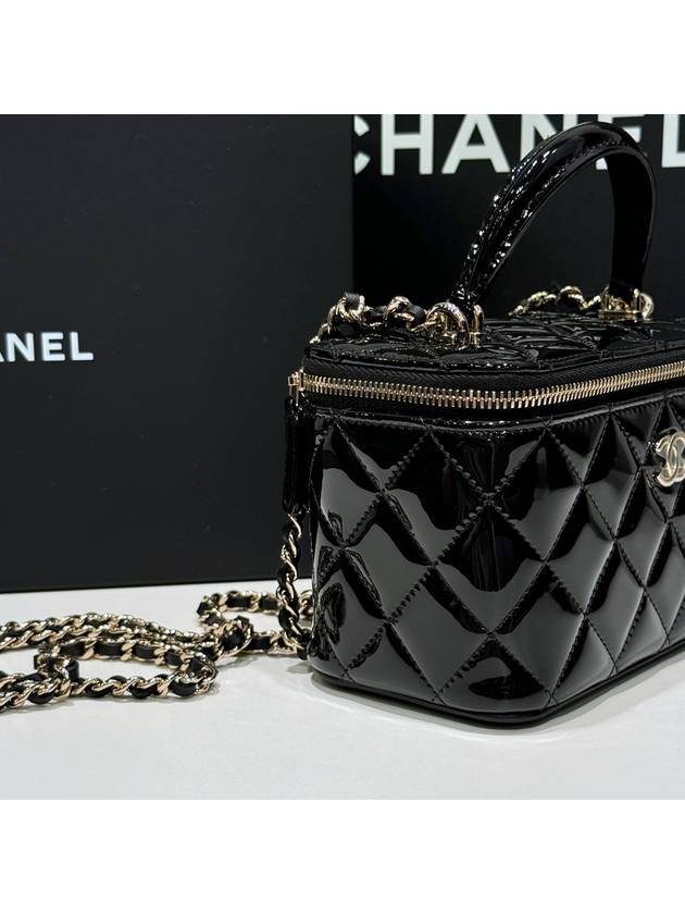 Top handle vanity bag patent black gold plated - CHANEL - BALAAN 3