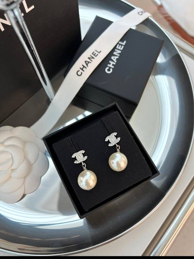 Metal Glass Strass Pearly White Earrings Silver - CHANEL - BALAAN 5