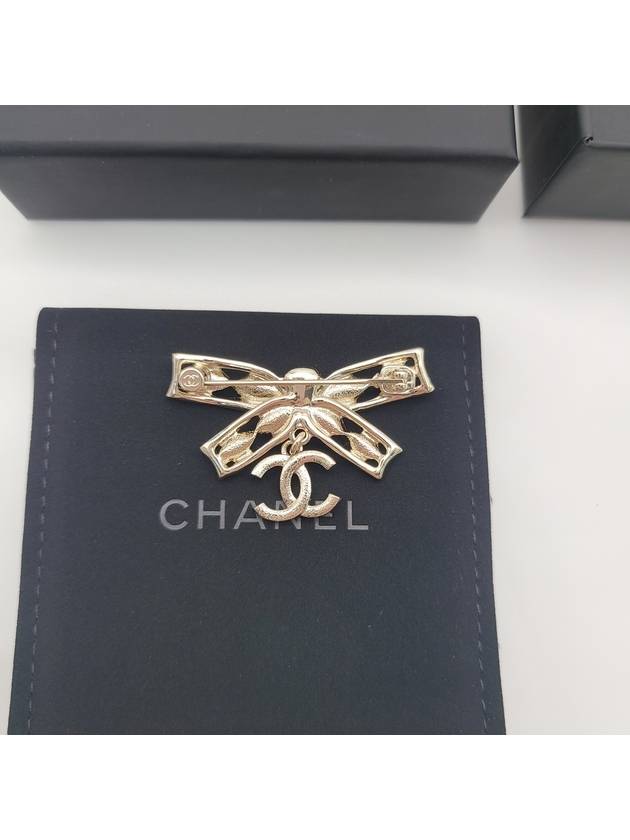 Workshop Brooch Ribbon CC Logo Charm - CHANEL - BALAAN 2