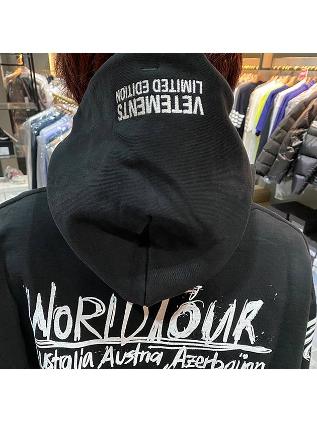 World Tour Logo Hoodie Black White - VETEMENTS - BALAAN.