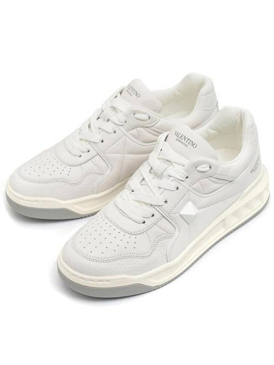 ONE STUD Nappa Leather Low Top Sneakers White - VALENTINO - BALAAN 2
