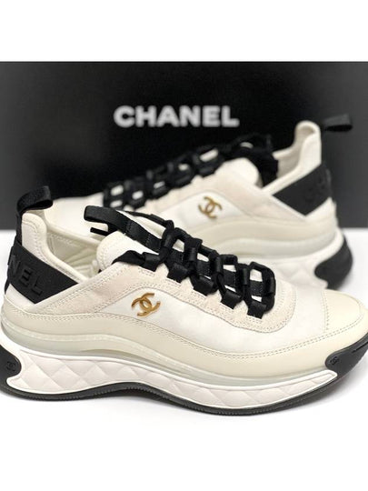 Mixed Fibers Velvet Calfskin Low Top Sneakers Ivory - CHANEL - BALAAN 2