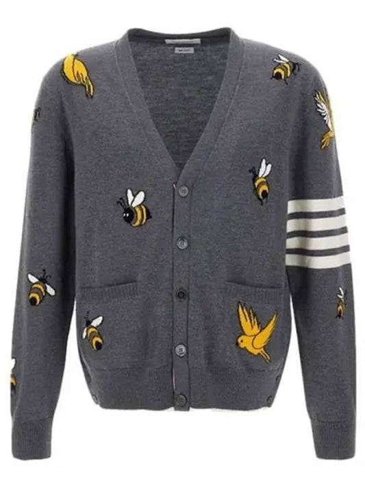 Men's Merino Bird Bee 4 Bar V-Neck Merino Cotton Cardigan Medium Grey - THOM BROWNE - BALAAN 2