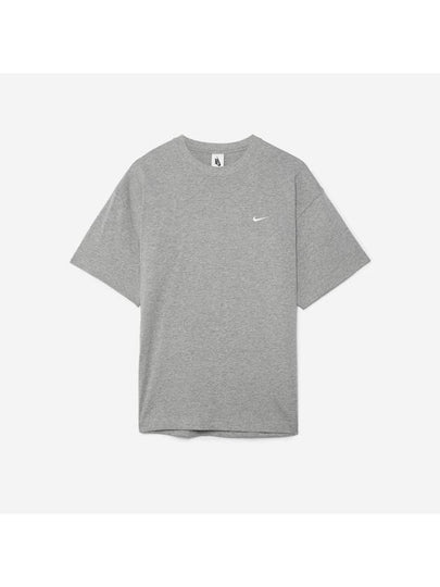 Solo Swoosh Short Sleeve T-Shirt Dark Grey Heather White - NIKE - BALAAN 2