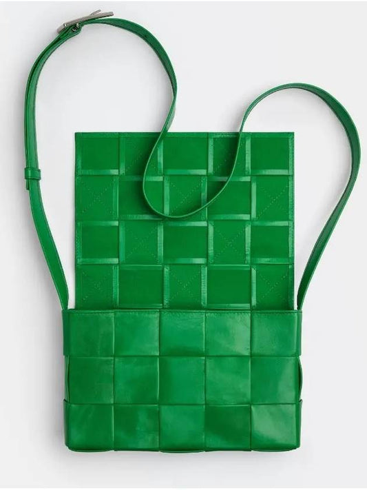 Intreciato Triangle Buckle Cassette Cross Bag Green - BOTTEGA VENETA - BALAAN.