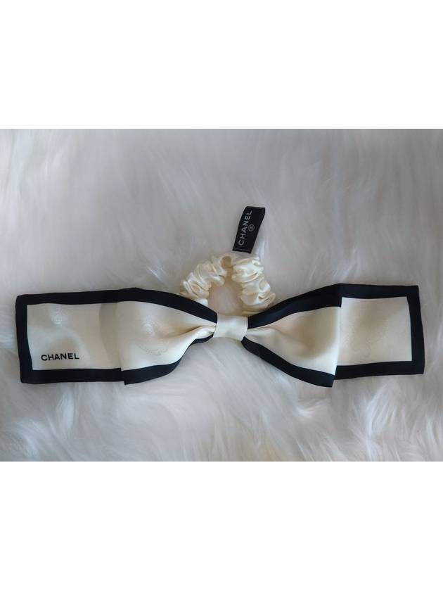 CC Ribbon Hair Scrunch Band White Black - CHANEL - BALAAN 4