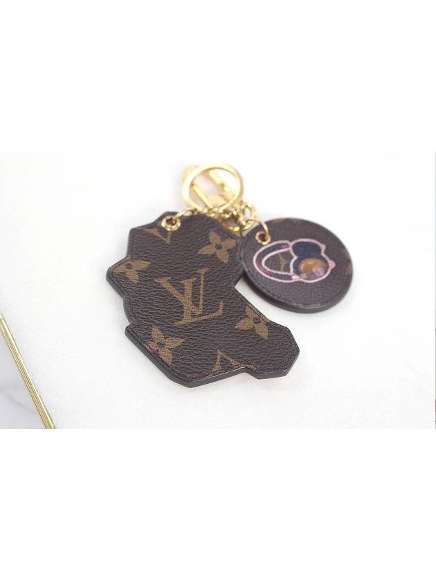 M62740 World Tour Bag Charm Key Holder Condition A - LOUIS VUITTON - BALAAN 5