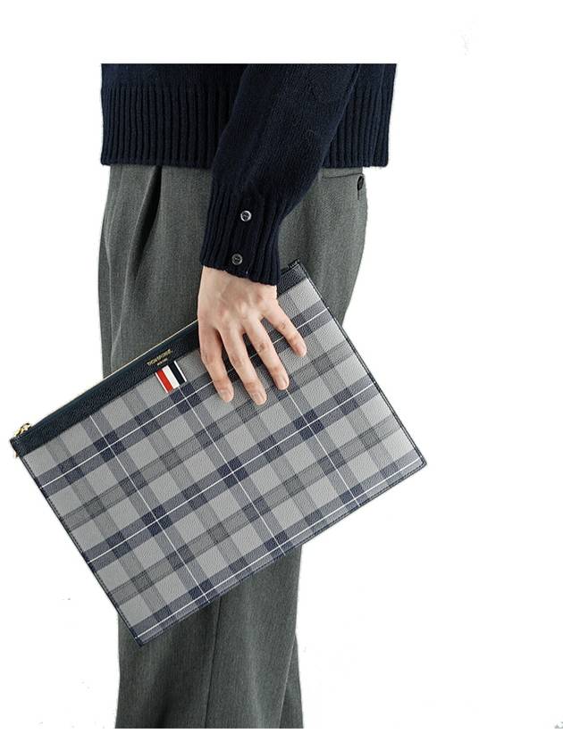 Tartan Pebble Grain Leather Clutch Bag Grey - THOM BROWNE - BALAAN 9