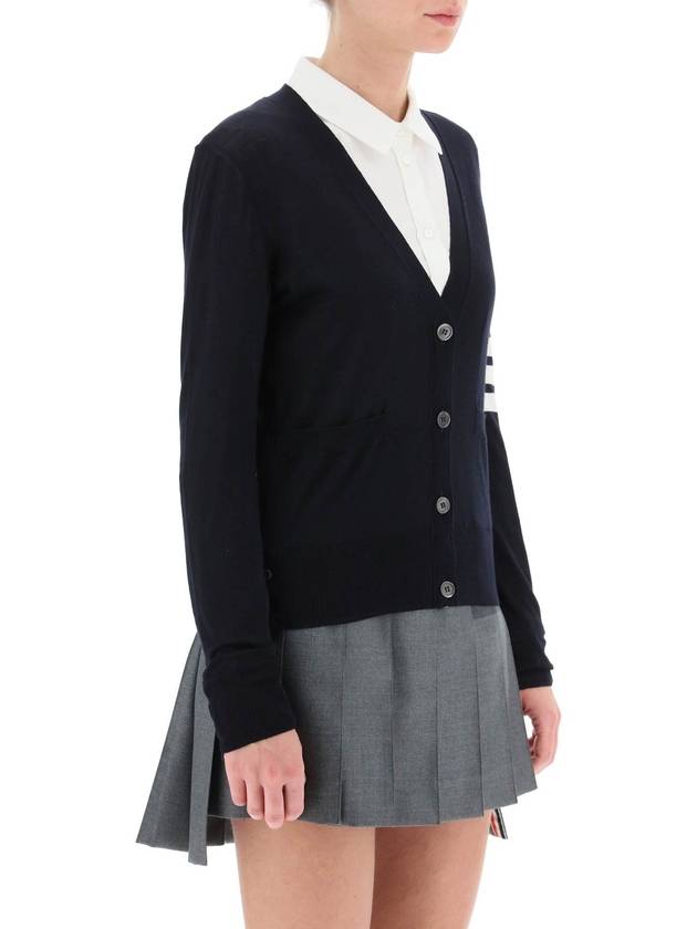 Sustainable Fine Merino Wool 4-Bar Relaxed Fit V-Neck Cardigan Navy - THOM BROWNE - BALAAN 3