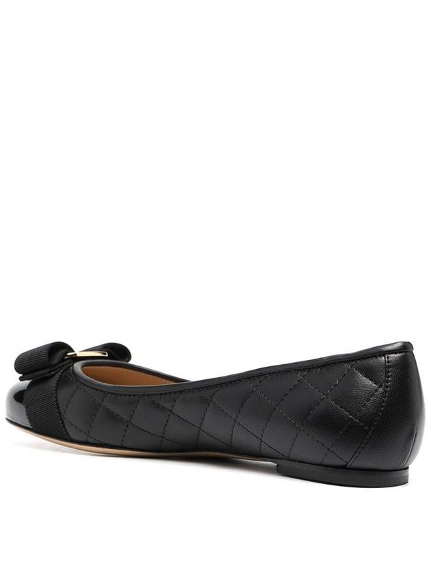 Varina Quilting Leather Ballet Flat Black - SALVATORE FERRAGAMO - BALAAN 4