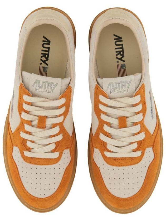 Autry "Medalist Low" Sneaker - AUTRY - BALAAN 5