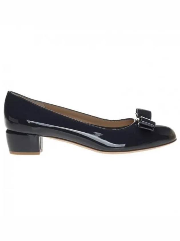 Vara Bow Patent Pumps Oxford Blue - SALVATORE FERRAGAMO - BALAAN 2