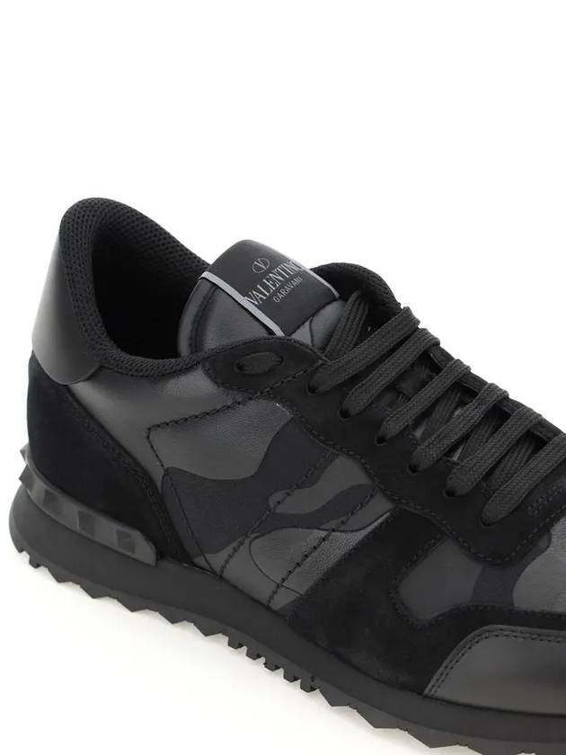 Men's Camouflage Rockrunner Low Top Sneakers Black - VALENTINO - BALAAN 4