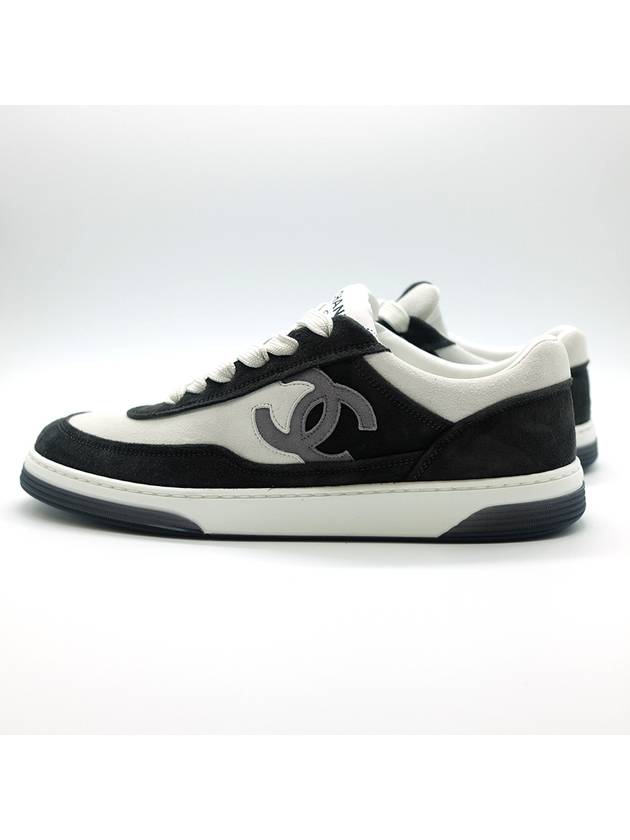 CC Logo Suede Kidskin Low Top Sneakers Black - CHANEL - BALAAN 2