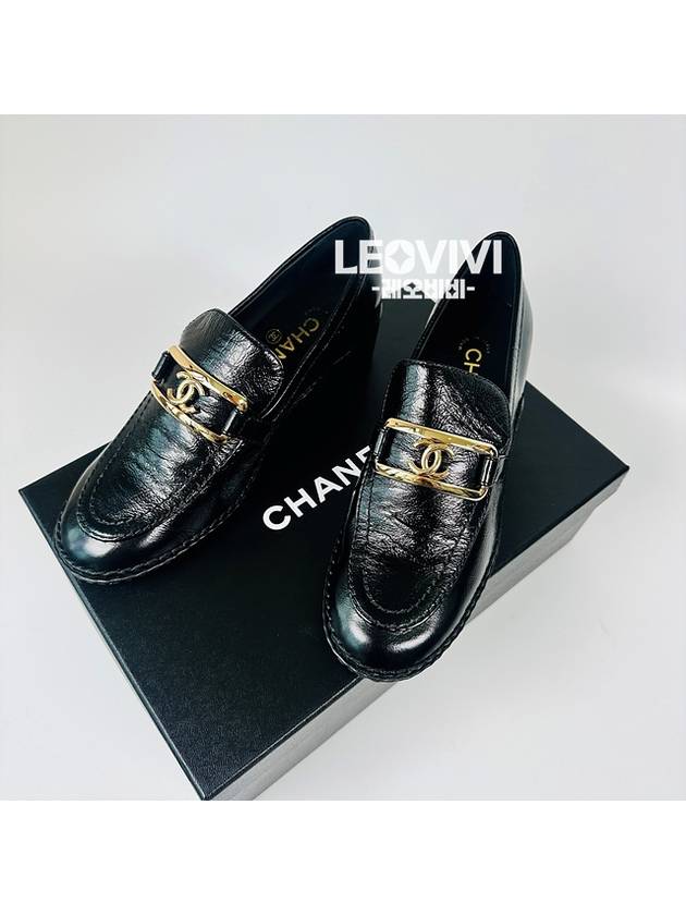 Gold CC Logo Moccasin Loafer Shoes Middle Heel Black Patent Calfskin 365 G39320 - CHANEL - BALAAN 8