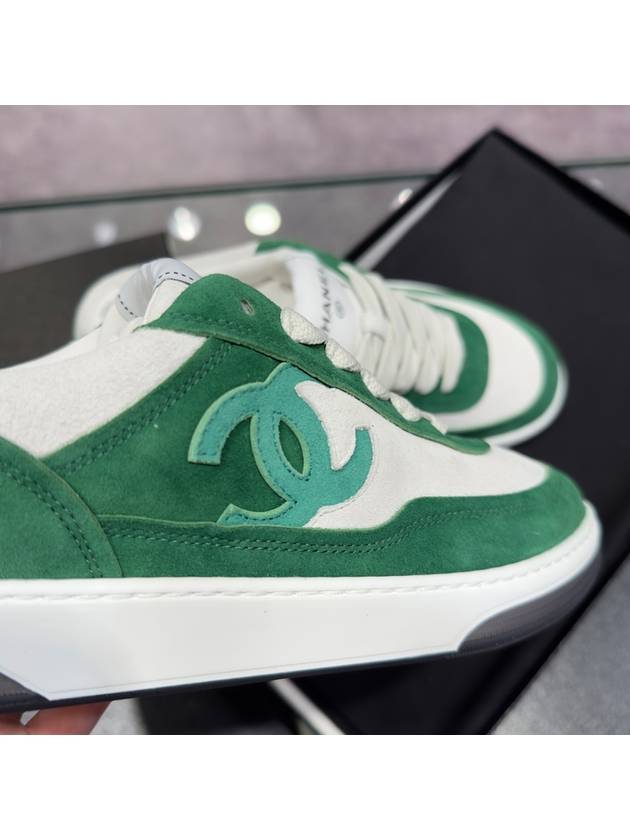 Men's Sneakers Suede Tennis Green CC Logo - CHANEL - BALAAN 2