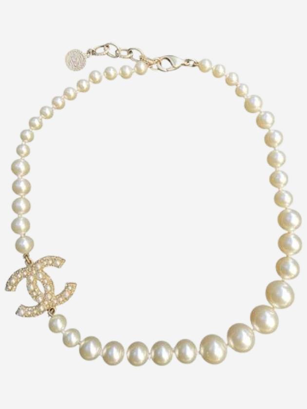 Necklace Metal Glass Pearls Resin & Gold Pearly White Crystal - CHANEL - BALAAN 2