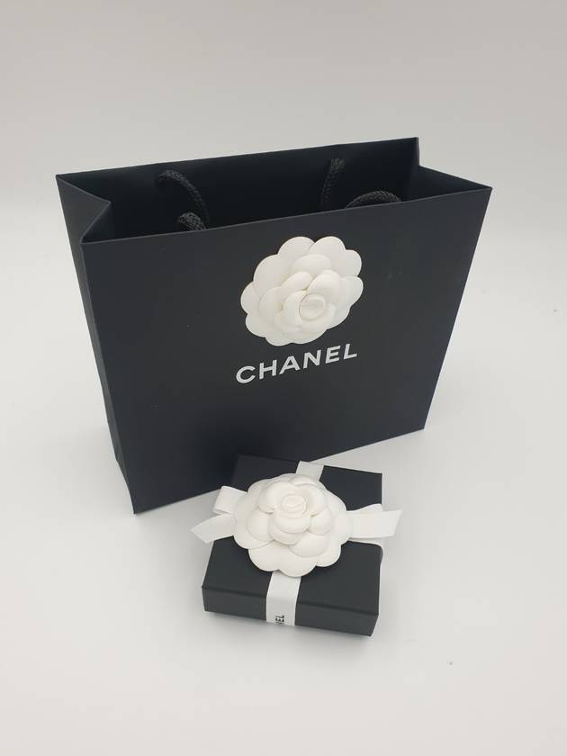 CC logo pearl brooch gold A64978 - CHANEL - BALAAN 8