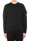 Men's Light Fleece Lens Wappen Pocket Sweatshirt Black - CP COMPANY - BALAAN.