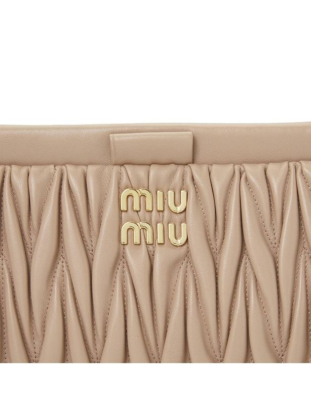 Matelasse Leather Chain Clutch Bag Cameo - MIU MIU - BALAAN 9