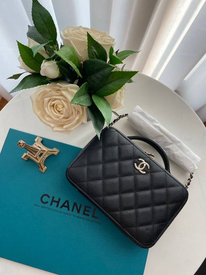 CC Logo Vanity Caviar Leather Cross Bag Black - CHANEL - BALAAN 2