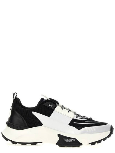 Valentino Garavani Valentino Garavani 'True Act' Sneakers - VALENTINO - BALAAN 1