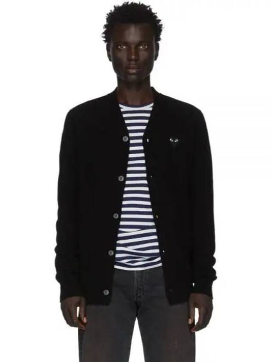 Play Men's Black Heart Wappen Wool Cardigan Black - COMME DES GARCONS - BALAAN 2