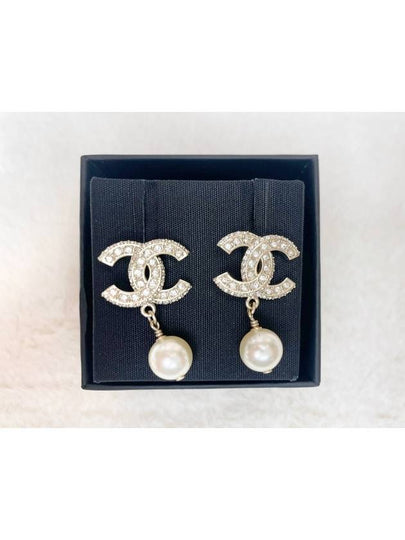 CC Metal Logo Pearl Earrings Gold - CHANEL - BALAAN 2