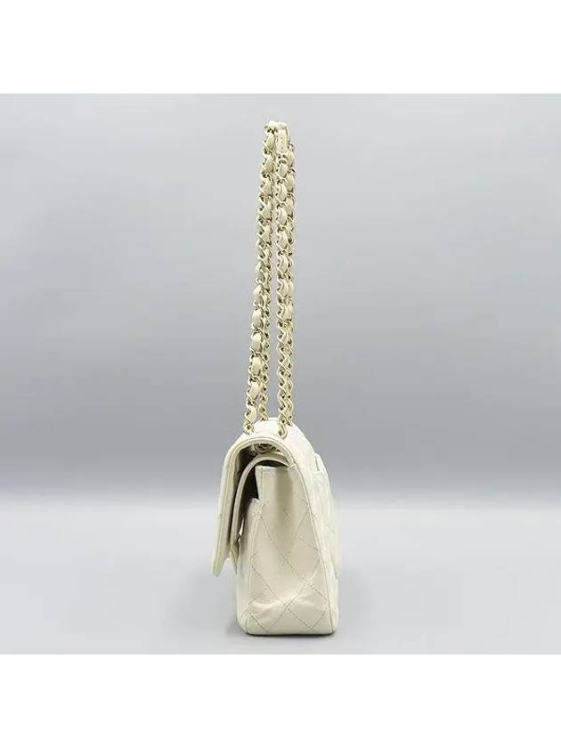 A01112 White Caviar Skin Classic Medium M Size Flap Chain Shoulder Bag - CHANEL - BALAAN 2