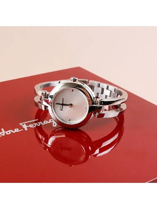 Unused display item Ferragamo miniature silver metal watch FAT050017 - LOUIS VUITTON - BALAAN 2