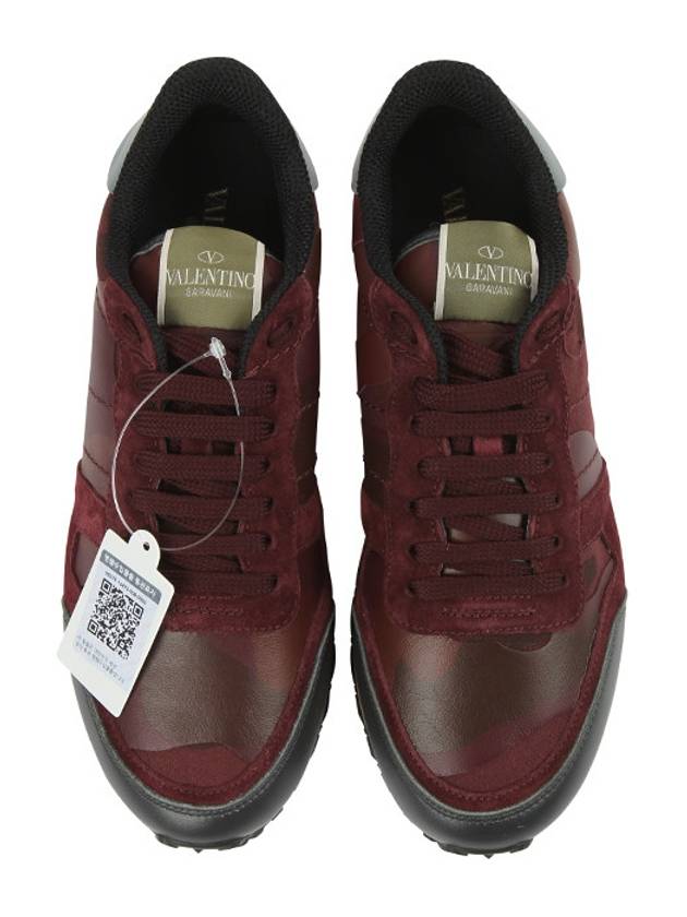 Rockstud Camouflage Low Top Sneakers Burgundy - VALENTINO - BALAAN 4