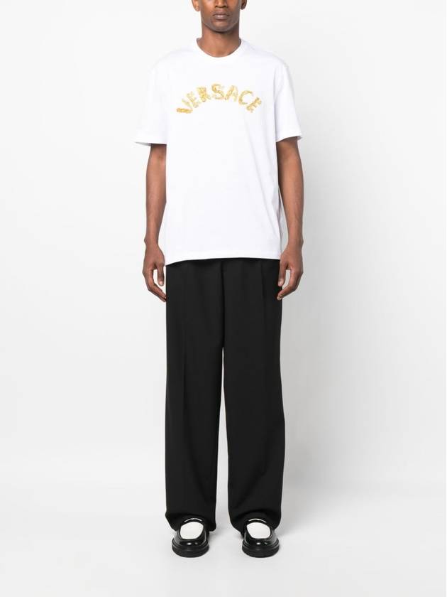 Seashell Baroque Embroidered Logo Crewneck Short Sleeve T-Shirt Black - VERSACE - BALAAN 3