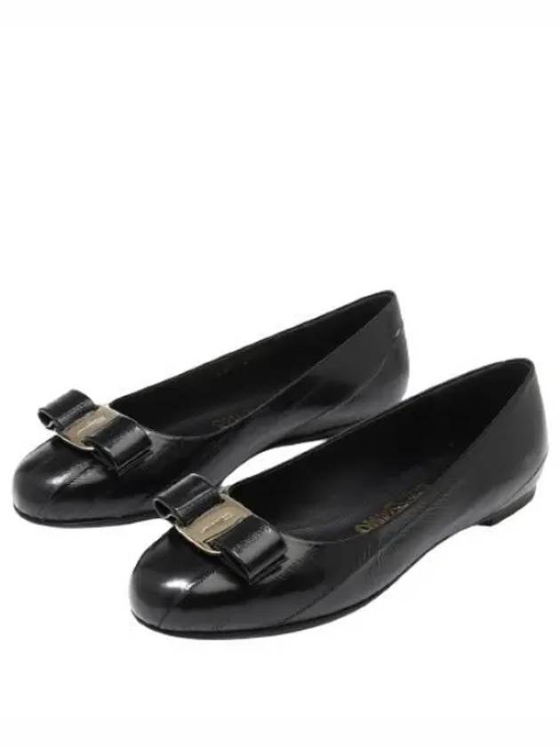 Women's Vara Round Toe Ballerina Flats Black - SALVATORE FERRAGAMO - BALAAN 2