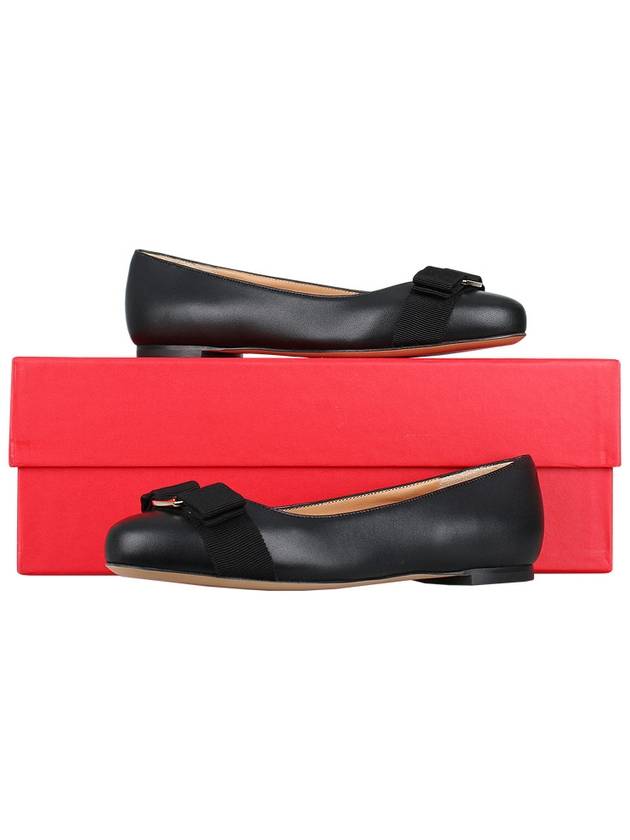 Varina Bow Ballet Flats Black - SALVATORE FERRAGAMO - BALAAN 11