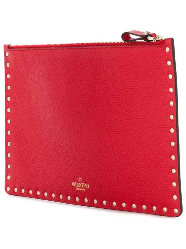 Rockstud Pebble Leather Clutch Bag Red - VALENTINO - BALAAN.