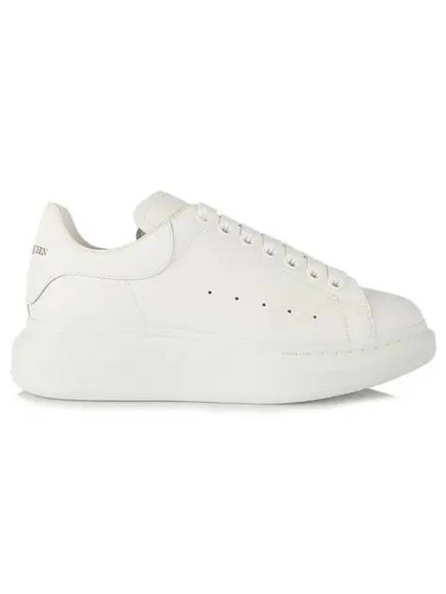 Oversized Leather Tab Low Top Sneakers White - ALEXANDER MCQUEEN - BALAAN 2