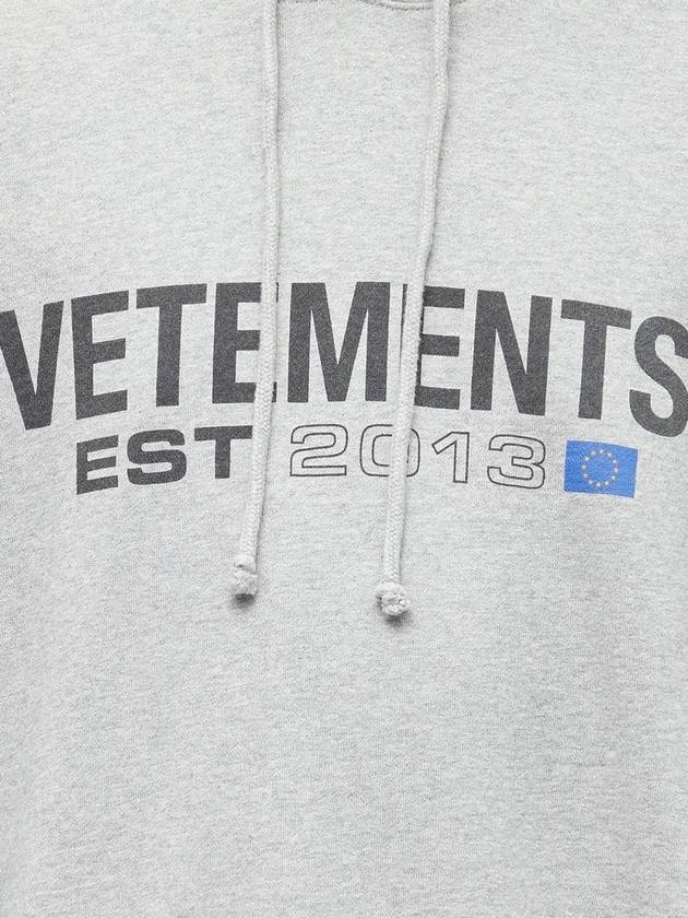 23FW Flag Logo Hooded Sweatshirt UE54HD100G - VETEMENTS - BALAAN 5