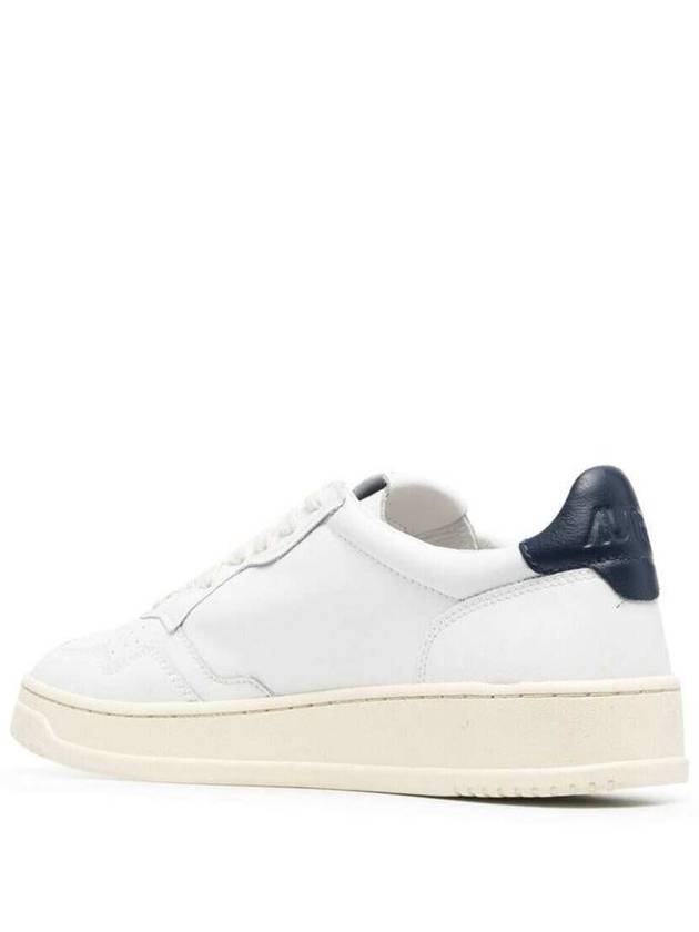 'Medalist Low' White Sneakers With Navy Blue Heel Tab In Leather Man - AUTRY - BALAAN 3