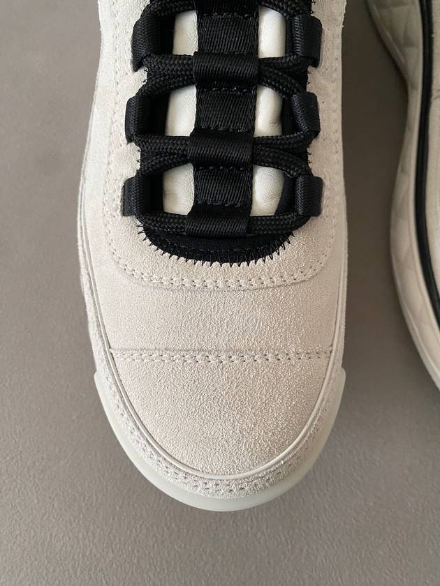 Logo Mixed Fibers Suede Low Top Sneakers White - CHANEL - BALAAN 4