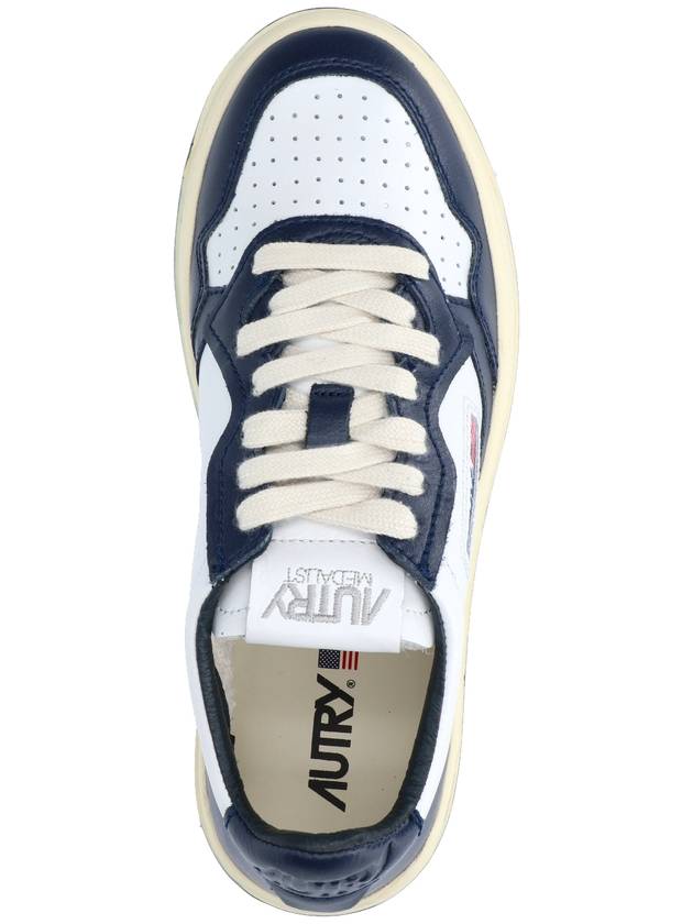 Medalist Goatskin Low Top Sneakers White Navy - AUTRY - BALAAN 6