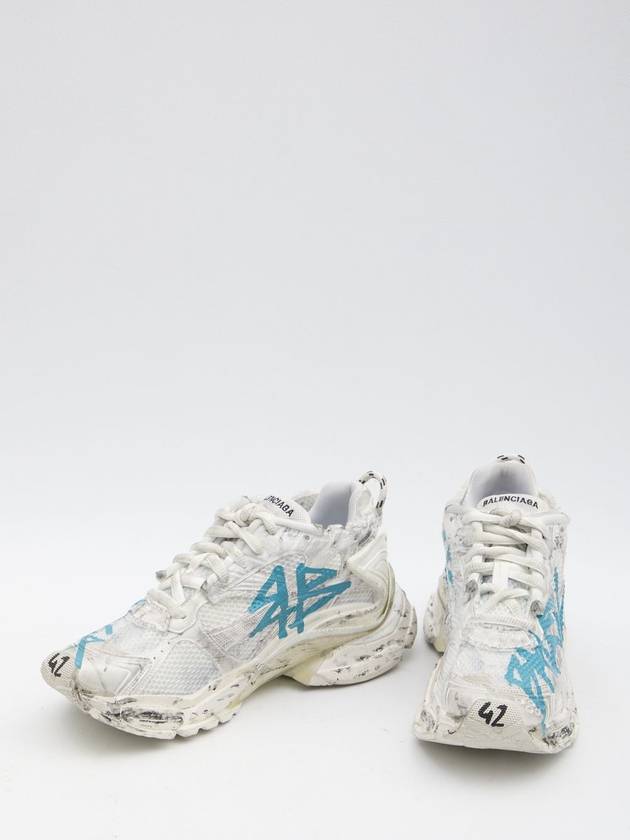 Runner Graffiti Low Top Sneakers White - BALENCIAGA - BALAAN 6