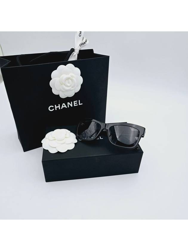 Sunglasses CC Logo Square Black Crystal Gold A71530 - CHANEL - BALAAN 10