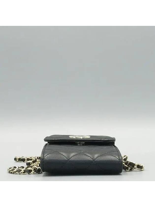 00V Crossbody Bag - CHANEL - BALAAN 4