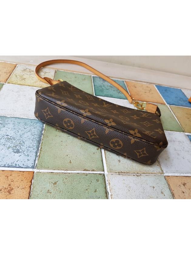 women pouch bag - LOUIS VUITTON - BALAAN 3