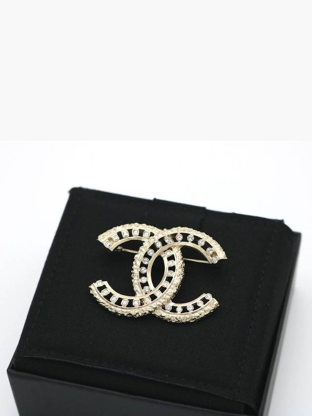 CC logo crystal brooch - CHANEL - BALAAN 2