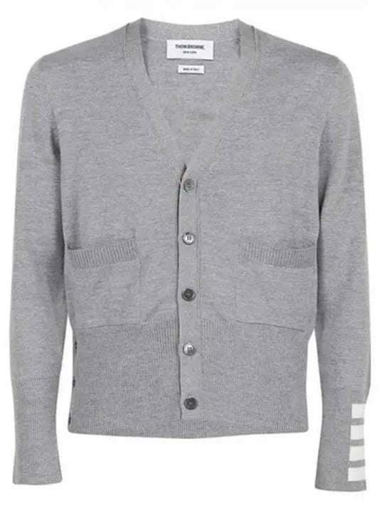 Men's Fine Merino Wool 4 Bar Cuff V-Neck Cardigan Grey - THOM BROWNE - BALAAN 2